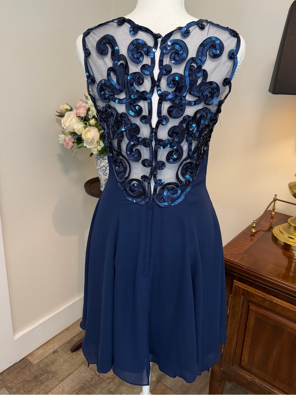 Scott McClintock Navy Sequin Appliqué Cocktail Evening Dress Beautiful Back